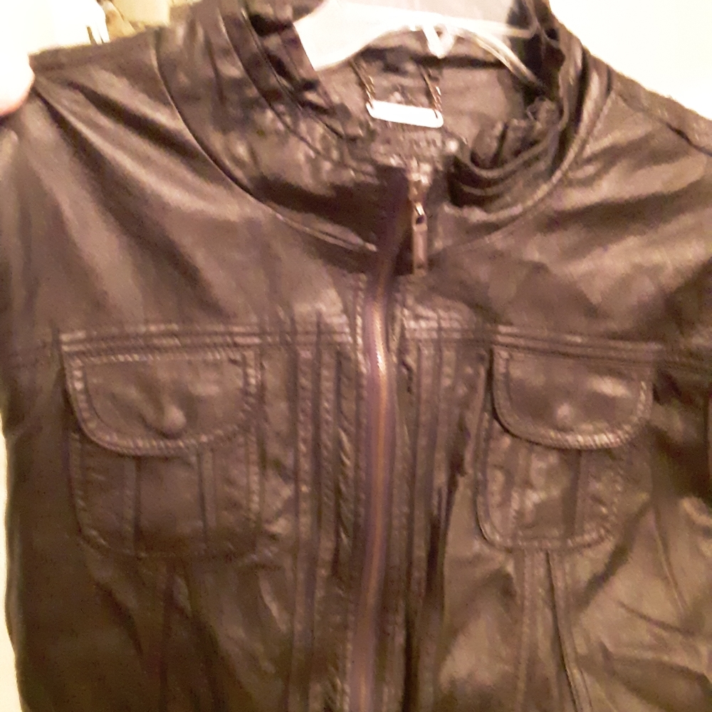 THIS IS A R E A L LEATHER JACKET Beautiful lining